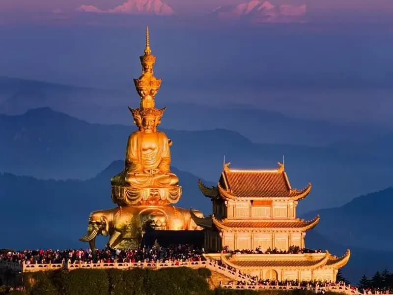 What to Expect When Hiking Mount Emei (Emeishan)?