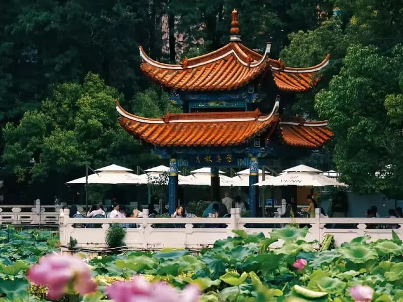 How to Spend a Relaxing Day at Green Lake in Kunming?