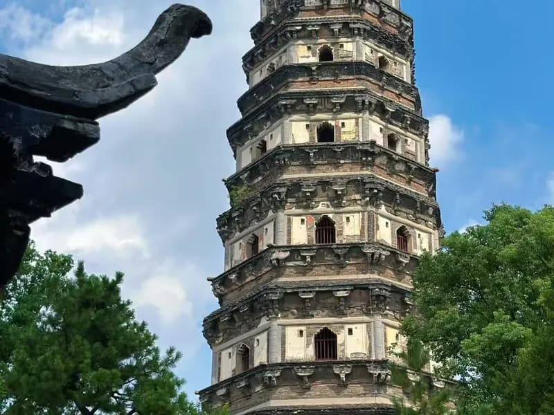 What is the History Behind Tiger Hill in Suzhou?
