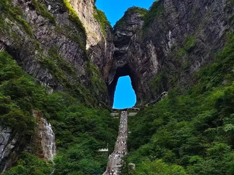 What to Expect at Tianmen Mountain & Glass Walkway?
