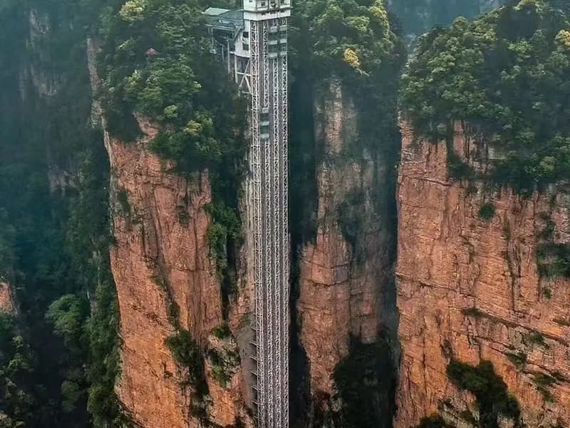 How to Spend Two Days in Wulingyuan?