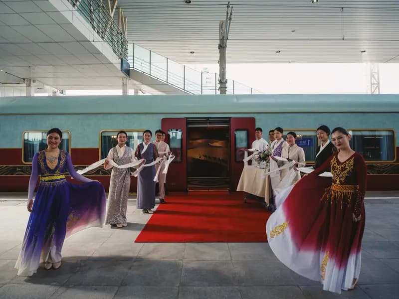 Dunhuang to Xining on the Silk Road Dream Luxury Train (Turn Transit into Your Hotel)