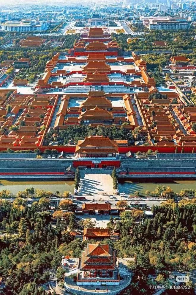 How to Walk the Central Axis Heritage in Beijing?